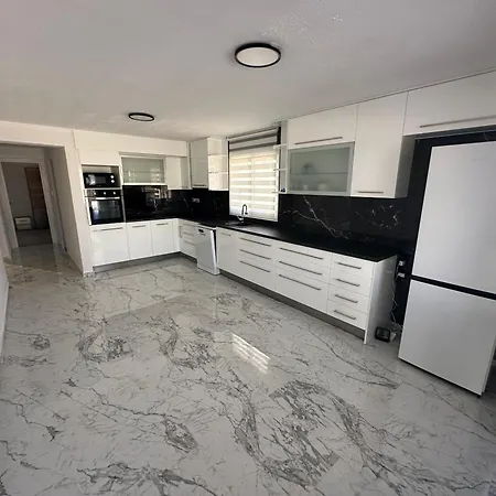 Emerald Luxe Daire *