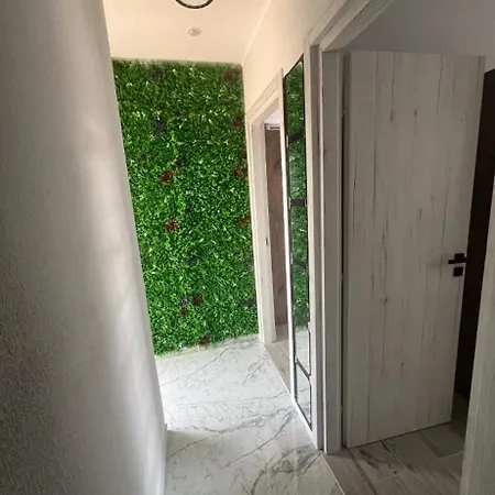 Emerald Luxe Apartment