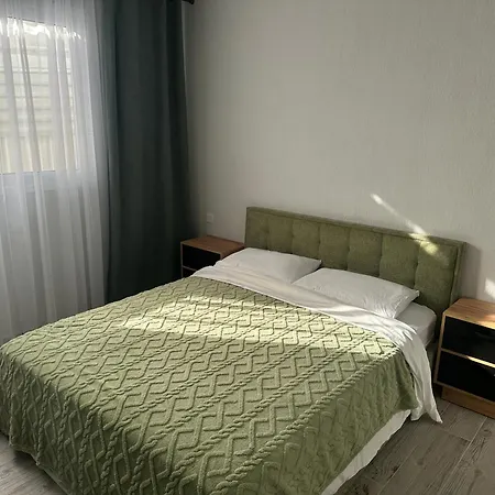 Emerald Luxe * أيا نابا