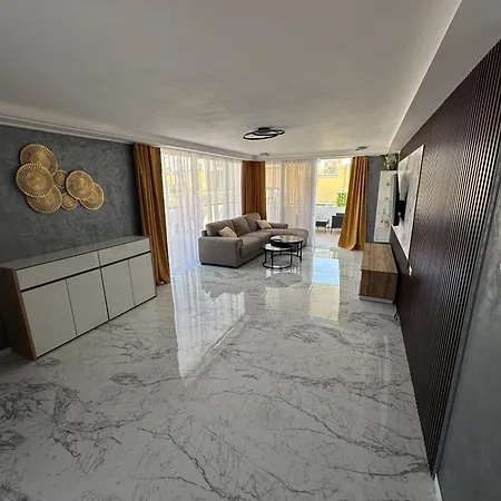 Emerald Luxe Apartment
