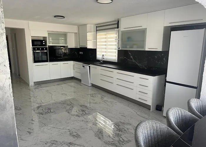 Emerald Luxe דירה